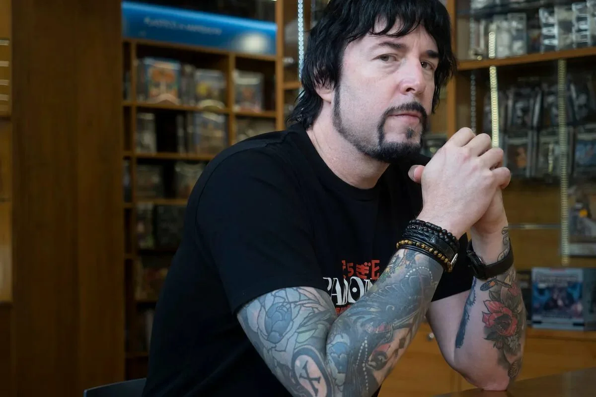 Писатель Джей Кристофф высказался об изменениях в российской версии своей книги